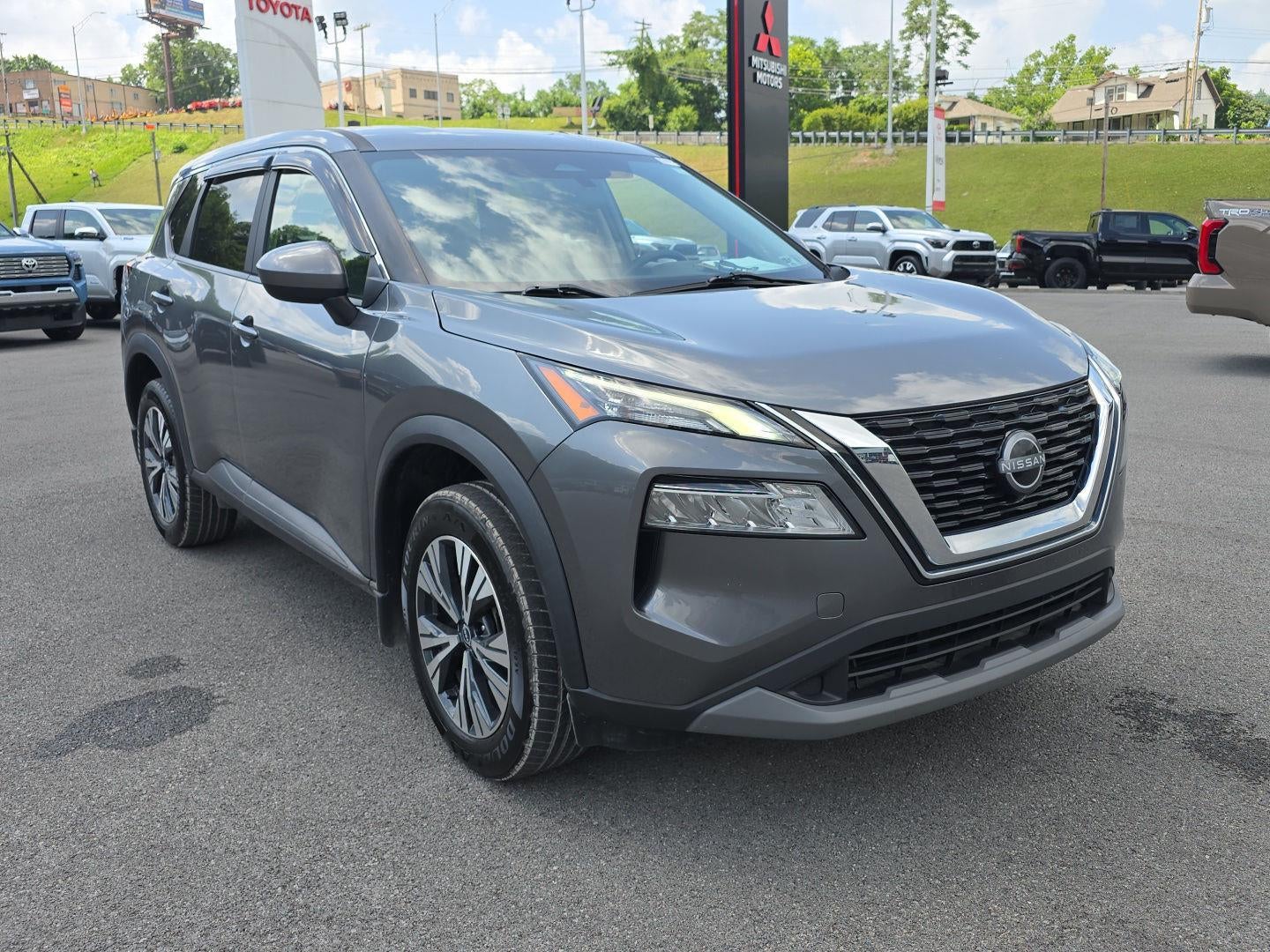 2023 Nissan Rogue — side profile view